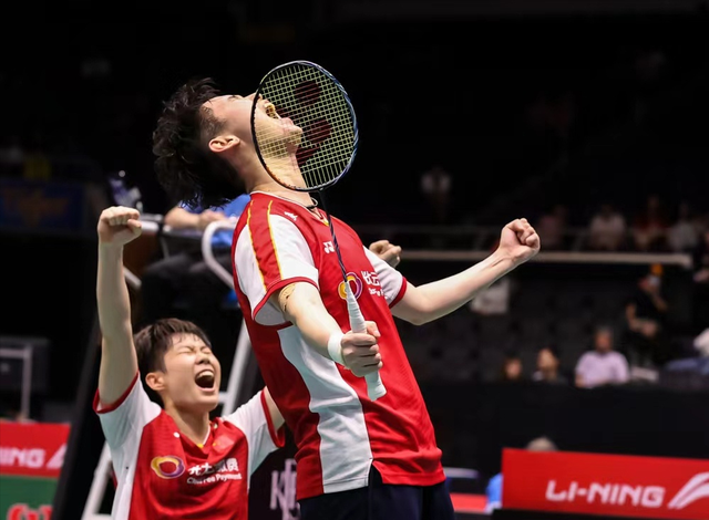 包含Ning迎来五赛季高光表现，美国队球迷沸腾！的词条